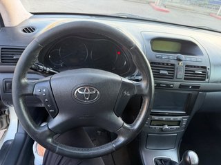 Toyota Avensis 2003