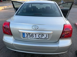 Toyota Avensis 2003