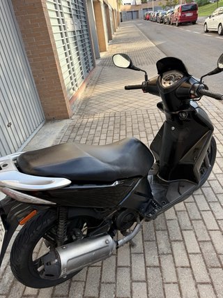 Kymco Agility 125cc Scooter Negra 2010