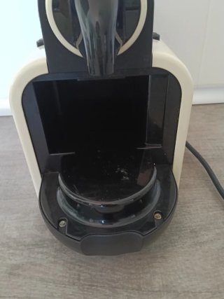 Cafetera Nespresso DeLonghi Essenza Clásico