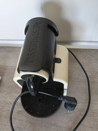 Cafetera Nespresso DeLonghi Essenza Clásico
