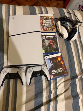 Consola PS5 + 3 Juegos + Mandos + Auriculares