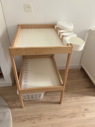 Mesa cambiador Ikea bebé con cestas
