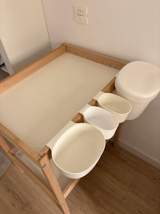 Mesa cambiador Ikea bebé con cestas