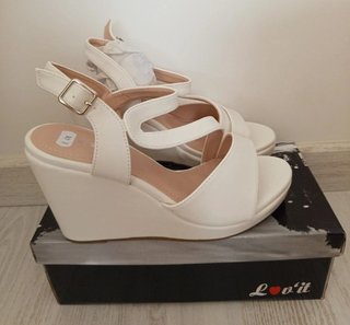 Sandalias cuña blancas nuevas Talla 40