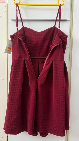 Vestido granate con tirantes