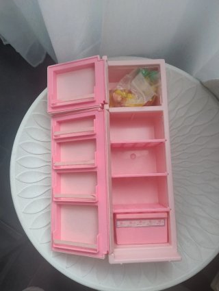 Nevera de Casa Dreamhouse Barbie Rosa de Mattel