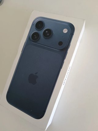 iPhone 17 Pro 256 GB batteria al 100%