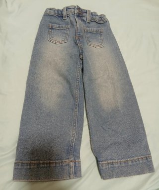 Pantalón vaquero niña
