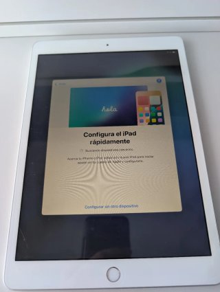 Apple iPad 7ª Gen Plata (A2197) + funda magnética