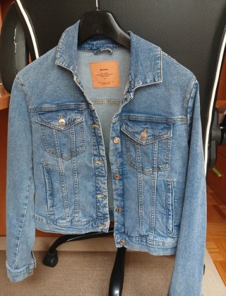 Cazadora vaquera Stradivarius azul claro Talla S