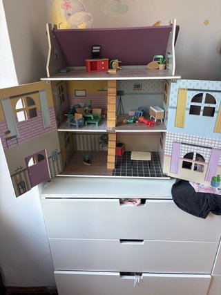 Casa de muñecas de madera grande