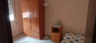 Se alquila habitación
