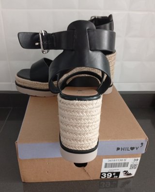 Sandalias de cuña negras