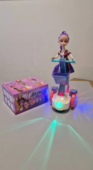 Boneca Rumi com Carrinho Elétrico
