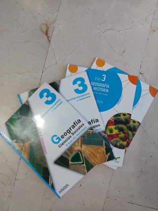 4 Libros de Geografía e Historia