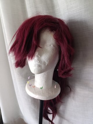 Peluca cosplay Megara morado/rojo