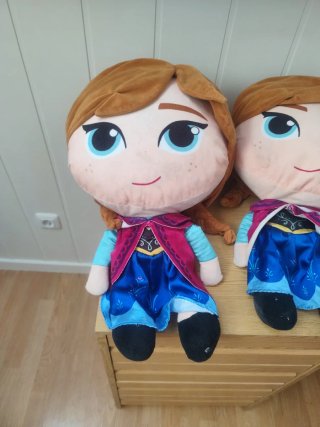 2 Peluches Frozen Anna y Elsa