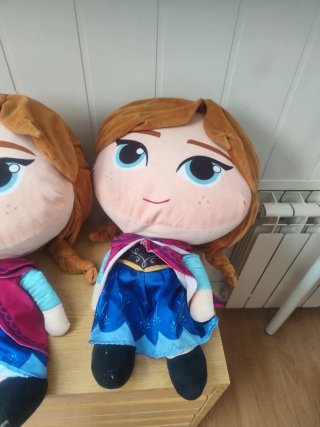 2 Peluches Frozen Anna y Elsa