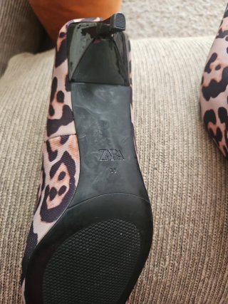 Zapatos Zara tacón fino estampado leopardo
