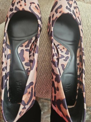 Zapatos Zara tacón fino estampado leopardo