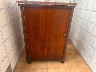 Máquina de coser Alfa vintage con mueble