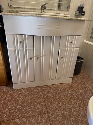 Mueble de baño blanco