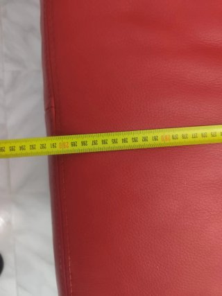Sofá cheslong rojo de piel