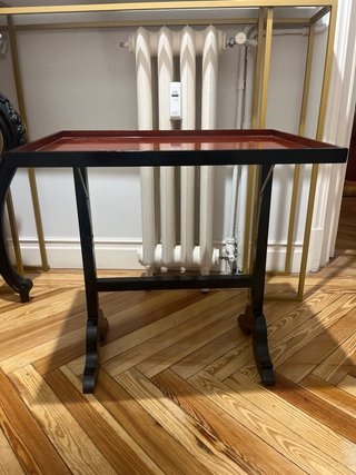Mesa plegable lacada negra y roja