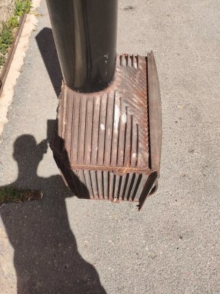 Chimenea de hierro forja con ruedas