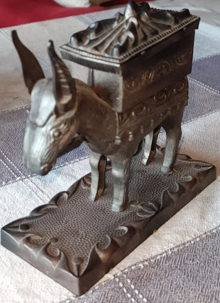 Burro dispensador de cigarrillos antiguo