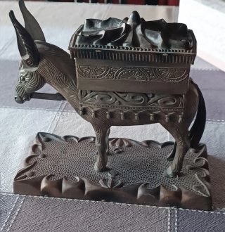 Burro dispensador de cigarrillos antiguo