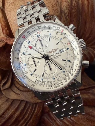 Breitling Navitimer World