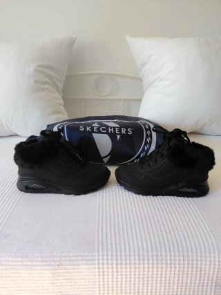 Zapatillas Skechers Negras niña,talla 33,5