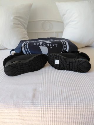 Zapatillas Skechers Negras niña,talla 33,5