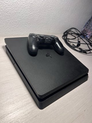 PlayStation 4 1TB Nero con controller