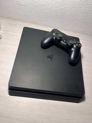 PlayStation 4 1TB Nero con controller