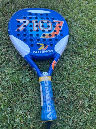 Pala padel infantil Artengo de Decathlon, nueva