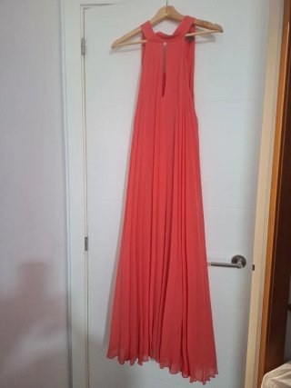 Vestido naranja largo con plizado, usado 1 vez