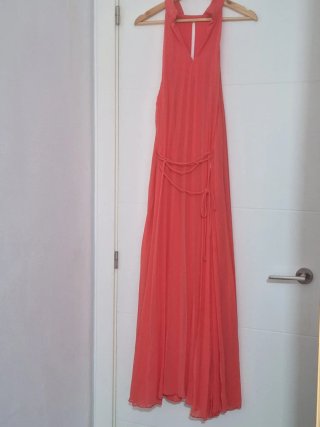 Vestido naranja largo con plizado, usado 1 vez