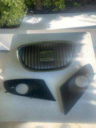 Calandra y rejillas Seat León 2