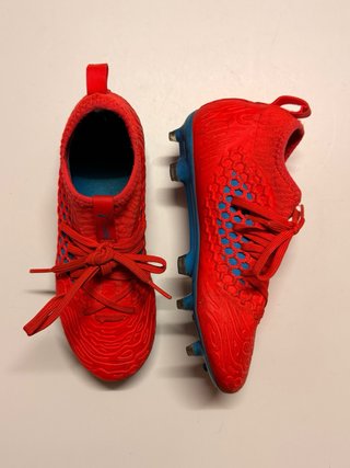 Botas de fútbol Puma rojas 34cm