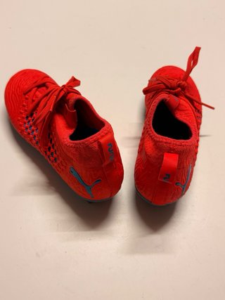 Botas de fútbol Puma rojas 34cm