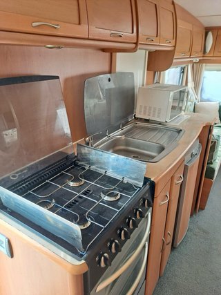 Caravana Lunar Lexon 2006 (5 plazas)