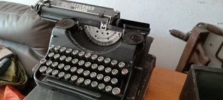 Máquina de escribir antigua Mercedes Superba