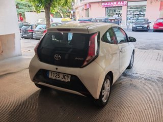 TOYOTA AYGO 1.0 VVT-i x-play 3p