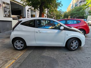 TOYOTA AYGO 1.0 VVT-i x-play 3p