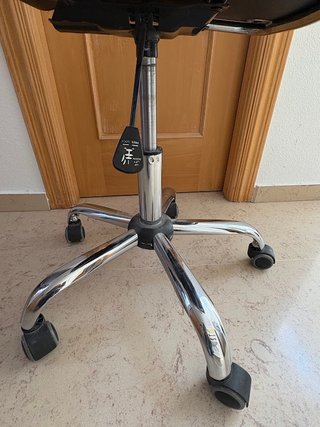 Silla de oficina giratoria cuero y metal
