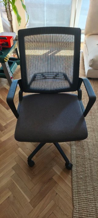 Silla de oficina ergonómica negra