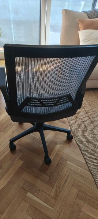 Silla de oficina ergonómica negra